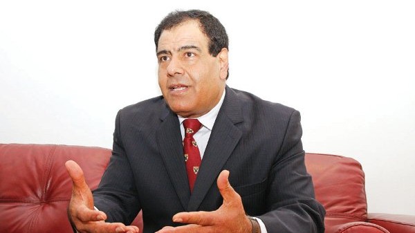 أعضاء كنيست يطالبون بينيت إلى مقابلة طبيب فلسطيني فقد بناته بجريمة إسرائيلية في غزة


