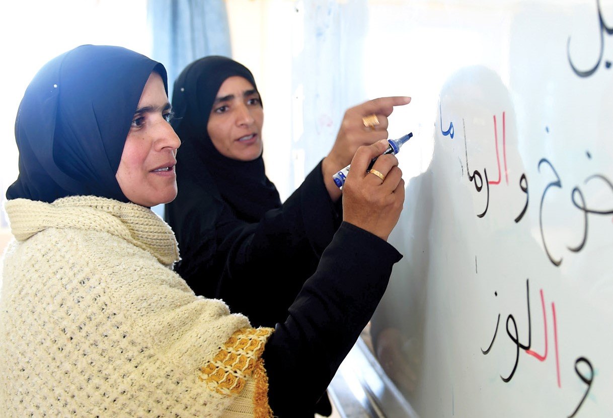 صوت| الإناث أكثر من الذكور.. معدلات الأمية بفلسطين تعد من أقل المعدلات بالعالم
