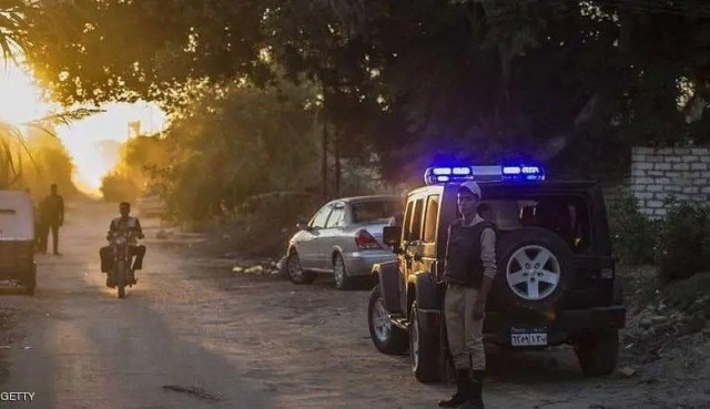 جريمة بشعة.. مصري يقتل ابنته بمساعدة نجله ويفران بالهروب

