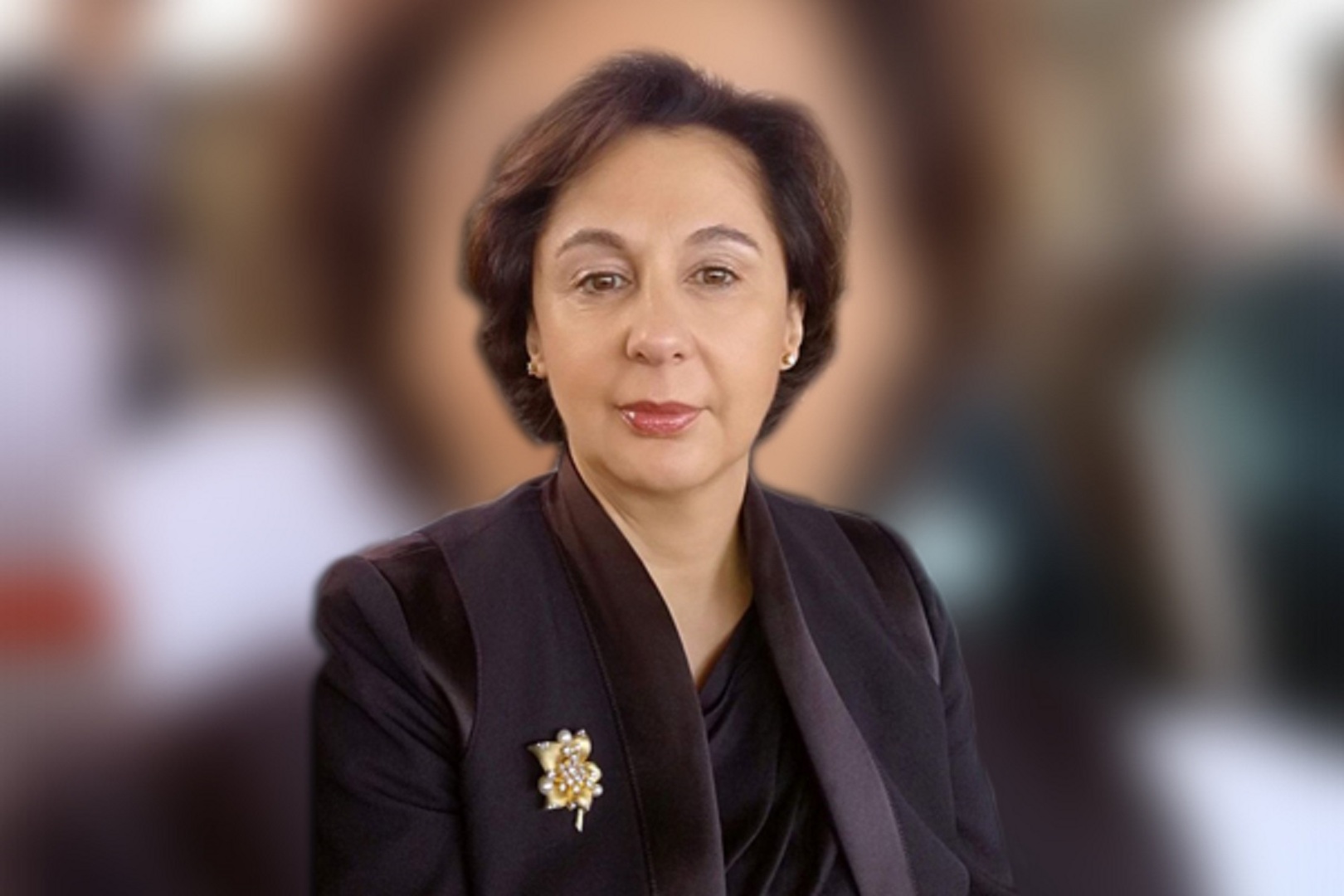 من هي السيدة الوحيدة بين رجال الحكومة اللبنانية؟
