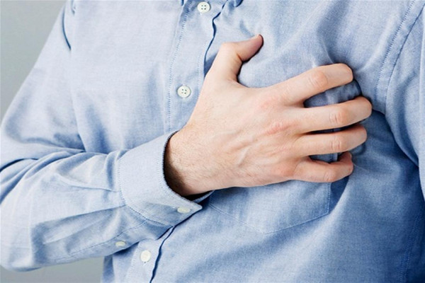 هذه الأعراض تنذر بأن قلبك في خطر
