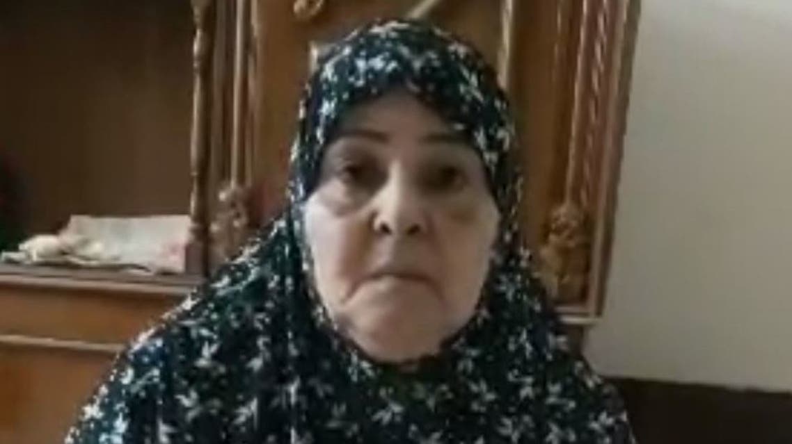الحكاية كاملة.. ضربوا والدتهم وخططوا لتسميمها في مصر

