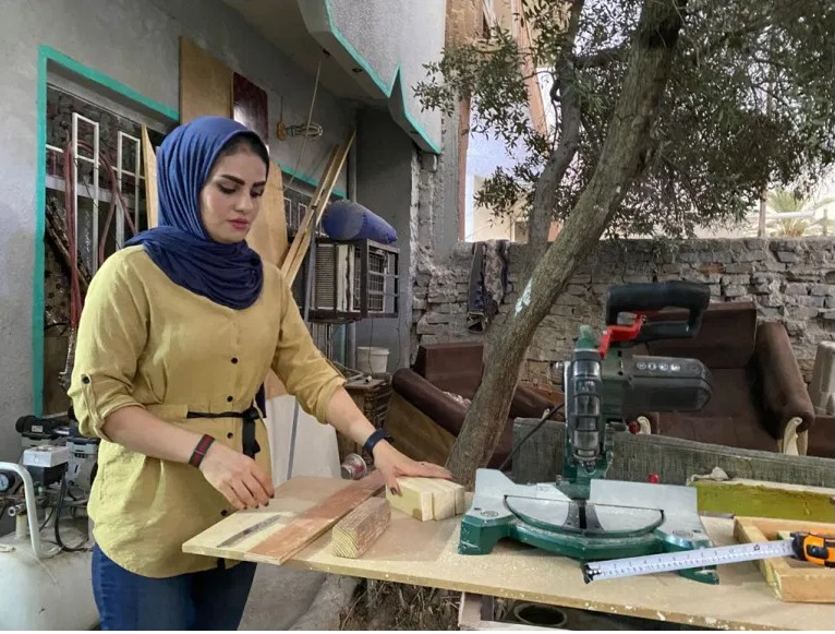 صوت| باليوم الدولي لدعم المساواة بالأجور.. النساء تكسب قرابة 77  سنتا مقابل  دولار يكسبه الرجال بعمل متساوٍ القيمة
