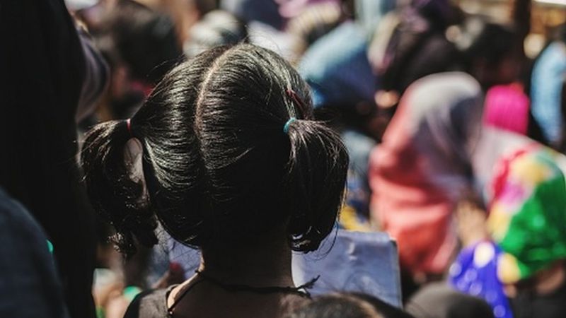 فتيات قاصرات يظهرن عاريات في طقس ديني لجلب الأمطار في الهند
