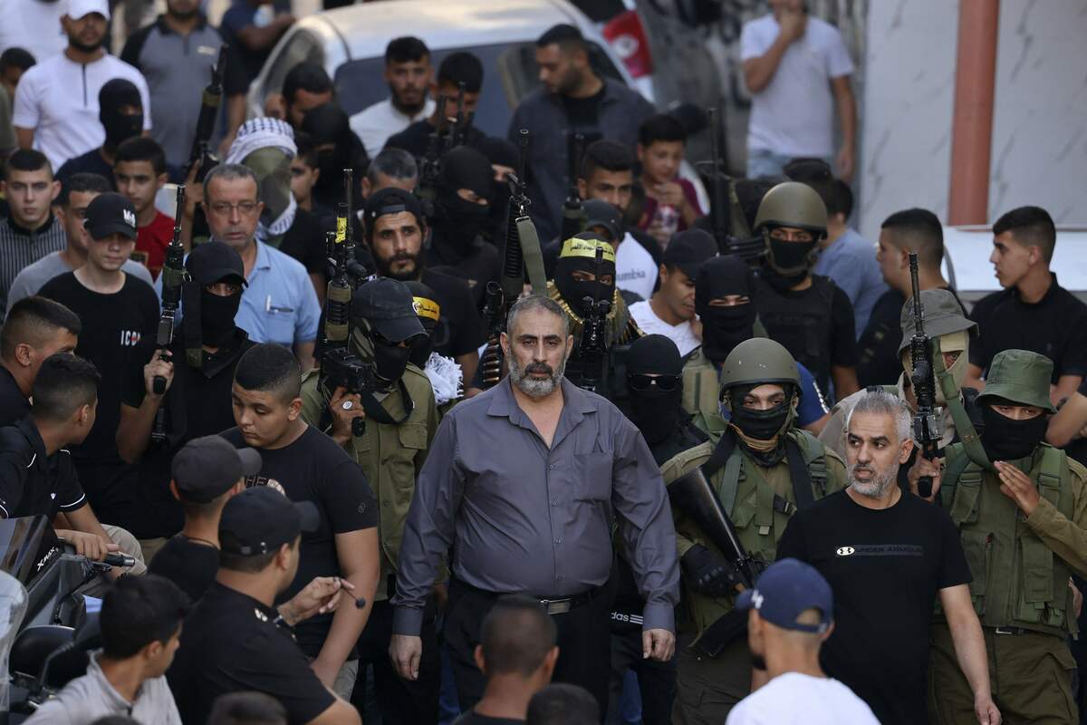 عائلته تطالب تحويله للأردن.. نقل "أبو الرعد" إلى المستشفى مجددًا إثر تدهور وضعه الصحي
