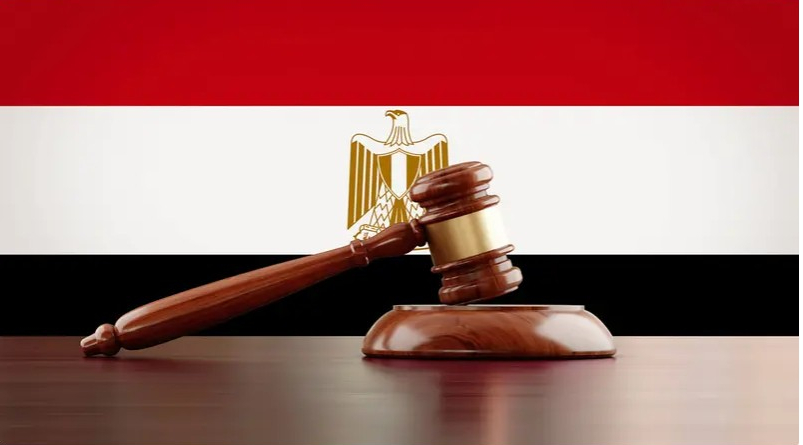 حكم غير مسبوق.. حبس امرأة مصرية في قضية "للرجال فقط"

