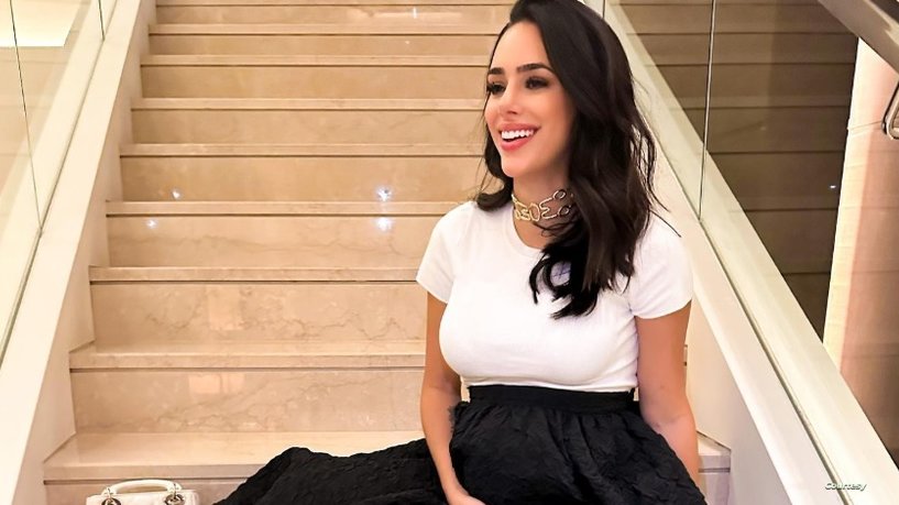 على إنستغرام.. صديقة نيمار "تشارك" الملايين حياتها الجديدة في السعودية
