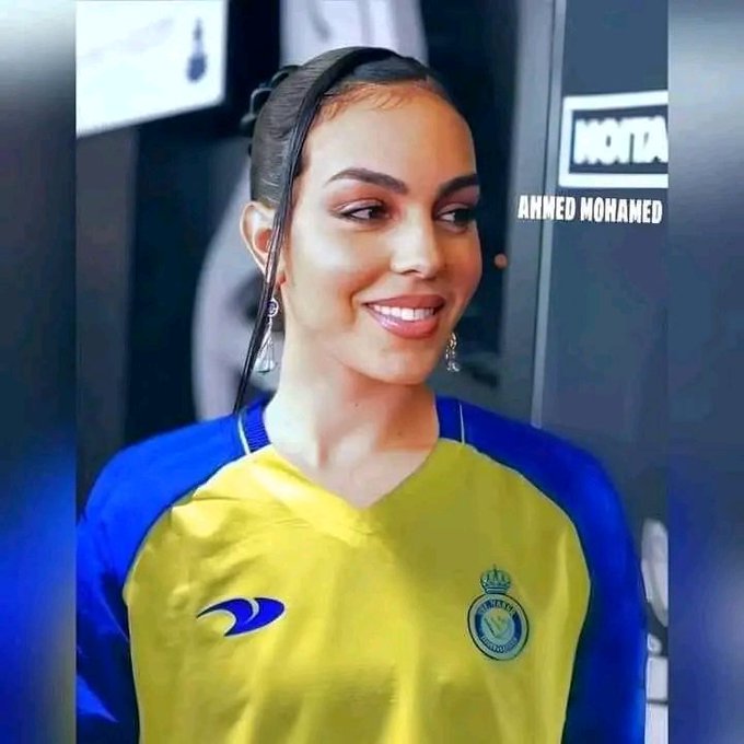 جورجينا تشغل السعوديين.. وهذه "صورتها" بقميص نادي النصر

