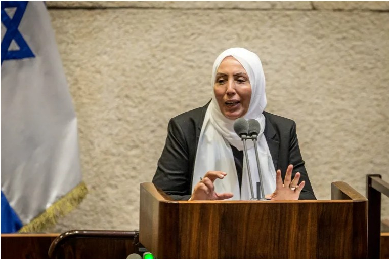 حديث نائبة بالكنيست باللغة العربية يثير غضب نواب إسرائيليين
