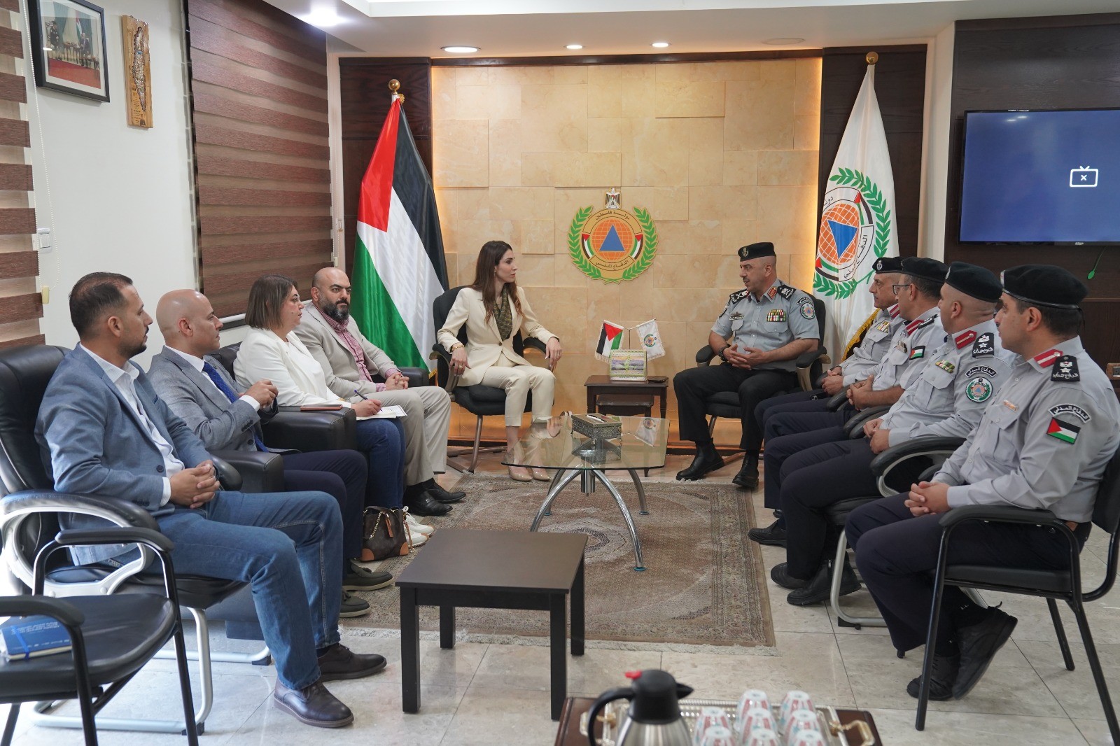  وزارة العمل والدفاع المدني يوقعان الخطة التنفيذية لمذكرة التفاهم حول حماية العمال في بيئة العمل 


