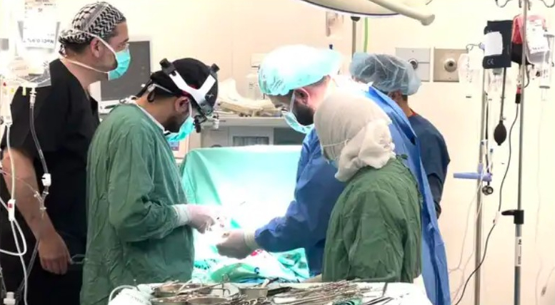 حصل في مجمع فلسطين الطبي .. حالة قلبية نادرة لامرأة عمرها ٥٠ عاماً وأنجبت 8 أطفال