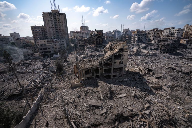 200 يوم من العدوان: الاحتلال يستهدف شواطئ غزة وسلسلة غارات شمال القطاع
