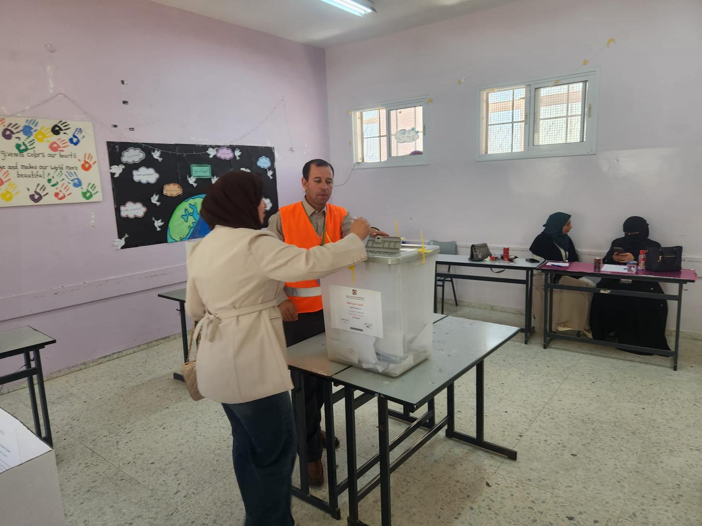 "فتح" تكتسح انتخابات الهيئات المحليّة والمجالس القرويّة وتؤكّد: نتائج الانتخابات استفتاء شعبيّ على نهج الحركة وبرنامجها السياسيّ ومشروعها الوطنيّ


