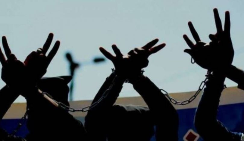 الاسرى يعلقون اضرابهم عن الطعام
