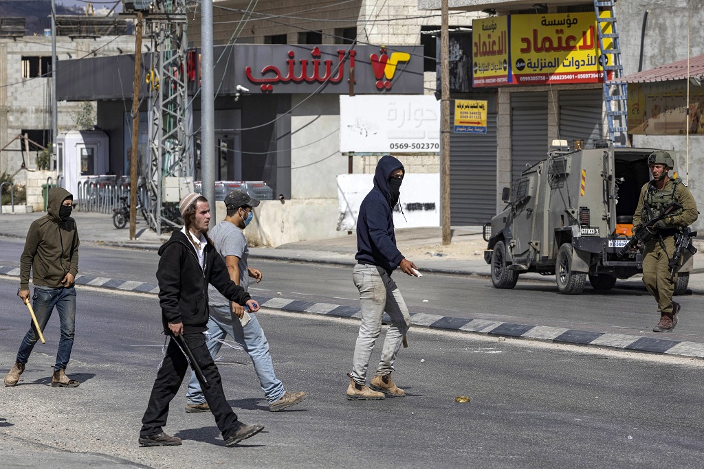 في الضفة الغربية فلسطينيون يعيشون في خوف من هجمات المستوطنين
