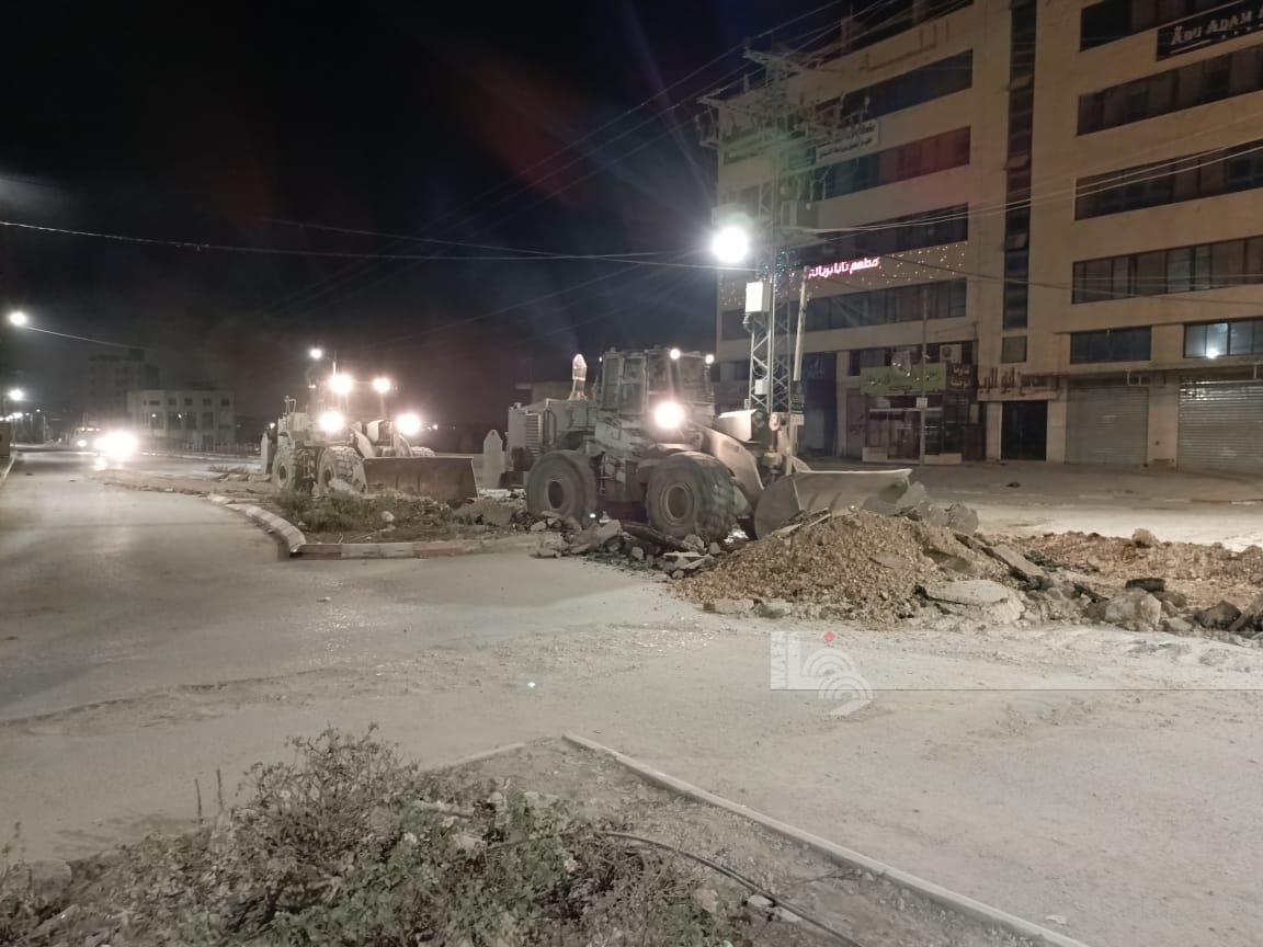الاحتلال يواصل عدوانه على مخيم طولكرم ويجبر معظم سكانه على إخلائه
