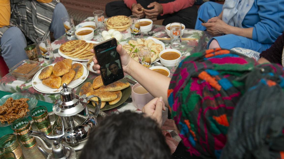 النساء ومائدة رمضان... سباق يومي بين التحضير والإفطار

