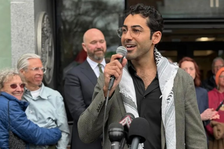قاضية أمريكية تُفشل مساعي إدارة ترمب لترحيل طالب فلسطيني
