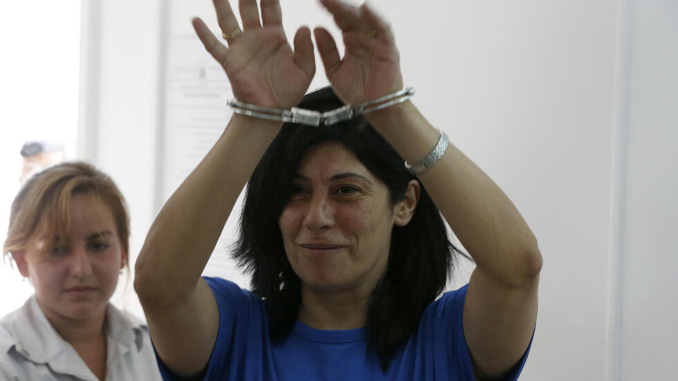 منذ 16 يوما إدارة سجون الاحتلال تعزل خالدة جرار في ظروف مأساوية وصعبة في عزل (نفي تيرتسيا)

