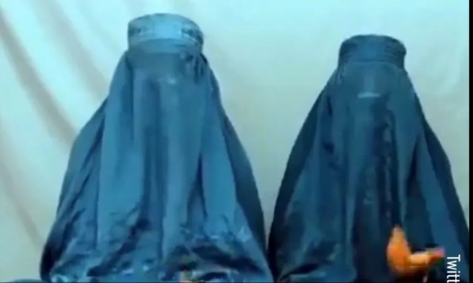 بعد قانون "منع الصوت".. مقاطع فيديو لأفغانيات وهن يغنين
