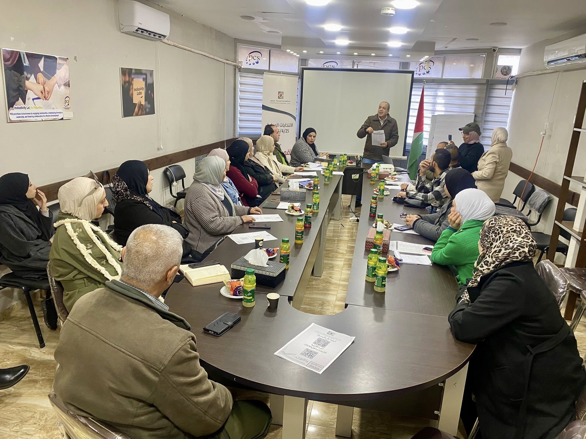لجنة الانتخابات تعقد ورشات توعية حول إجراءات الترشح للانتخابات المحلية

