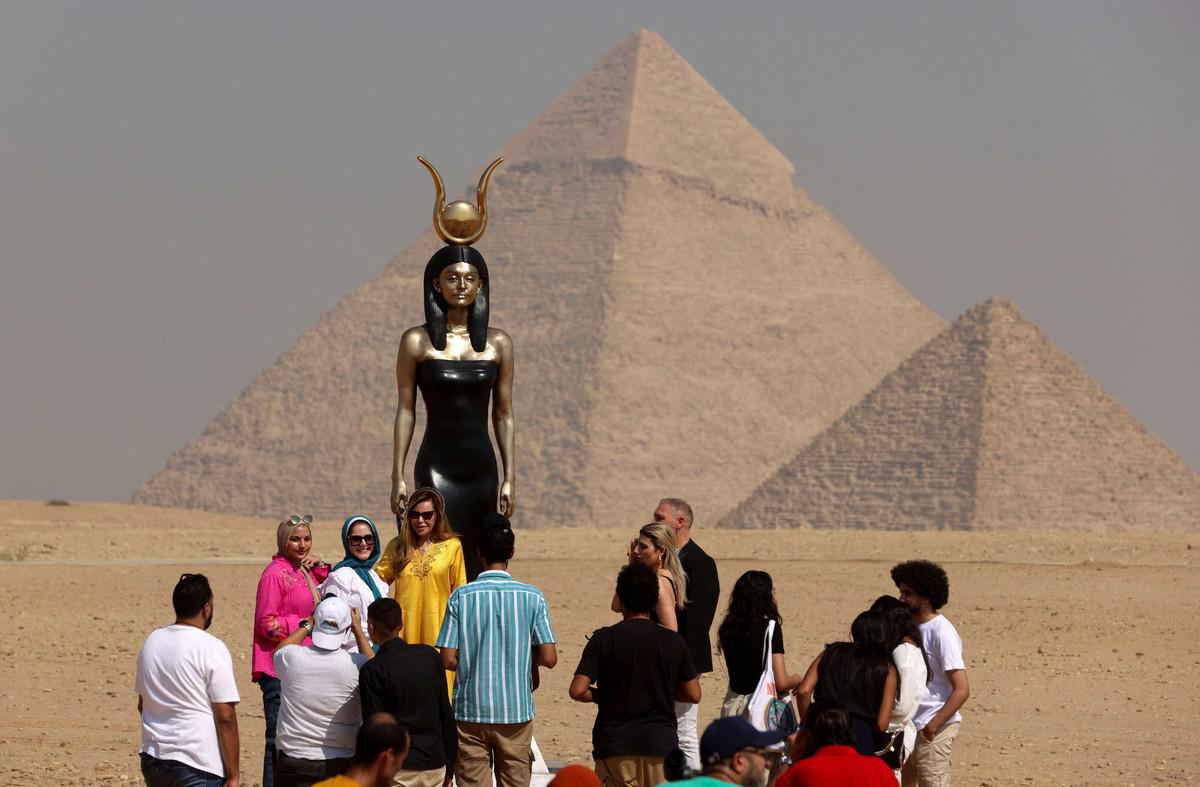 الوصاية على النساء تصل الفنادق في مصر لتصبح قضية رأي عام
