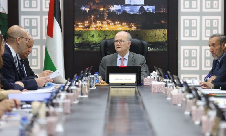 الحكومة: صرف دفعة من الرواتب قبل العيد وإجازة الأضحى من الثلاثاء حتى السبت
