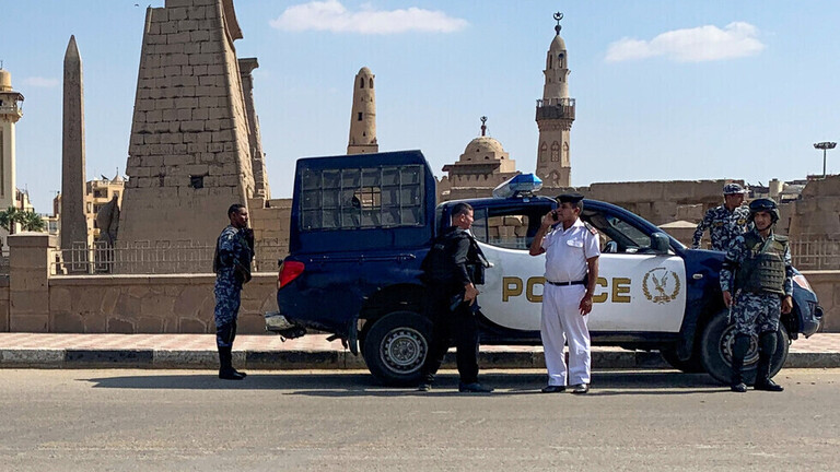 مصر.. قتل زوجته أمام طفليها

