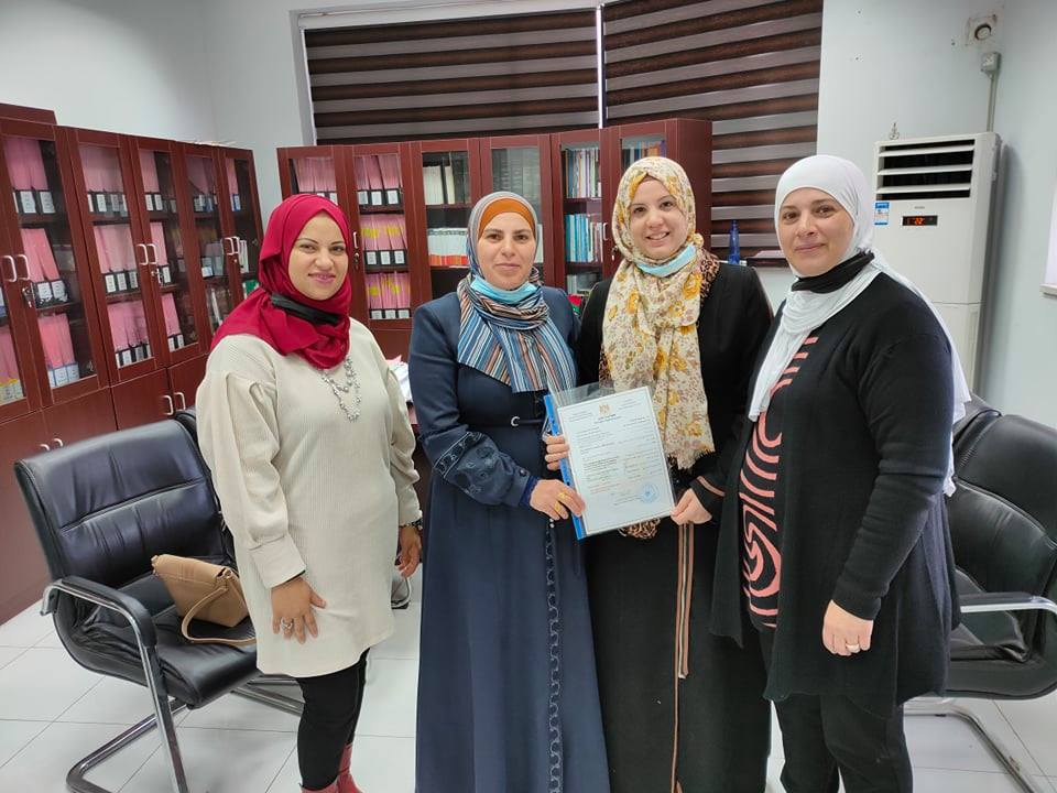 صوت| مهندسات في بولتيكنك فلسطين.. يسجلن براءة اختراع لمعالجة "النفايات بالنفايات"

