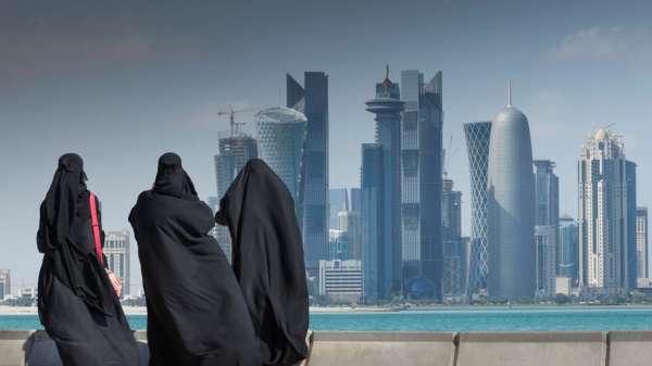 "قطر: نظام ولاية الرجل يقيّد حقوق النساء".. تقرير يثير تفاعلا وشيخة قطرية ترد
