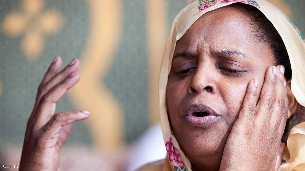 "التبراع" شعر المرأة الموريتانية.. دفقة بوح في ليل الصحراء

