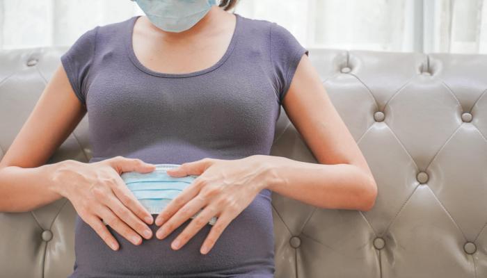 أطباء في إسرائيل يؤكدون على أهمية حصول الحوامل على لقاحات كورونا
