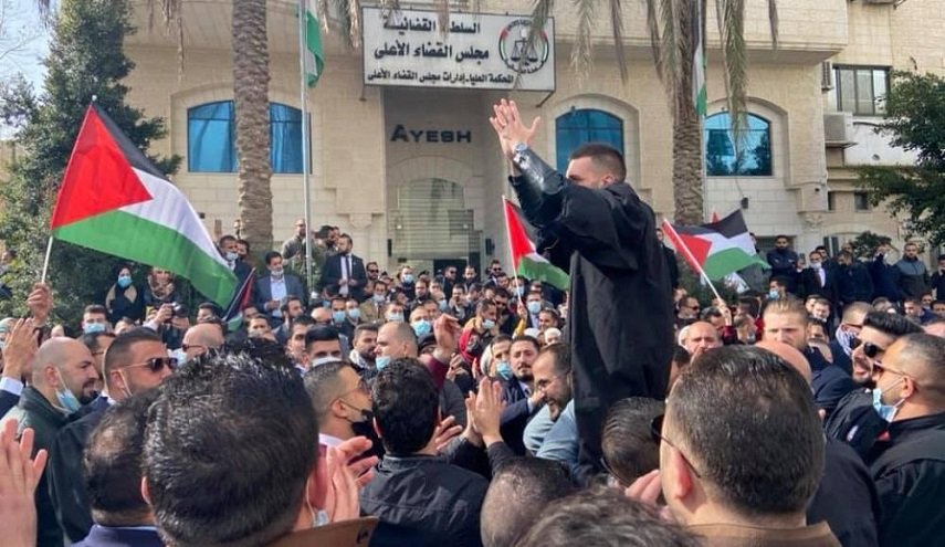 نقابة المحامين الفلسطينيين تصعد.. وتعلن استمرار فعالياتها الرافضة للقرارات بقانون "المقوضة" لاستقلال القضاء
