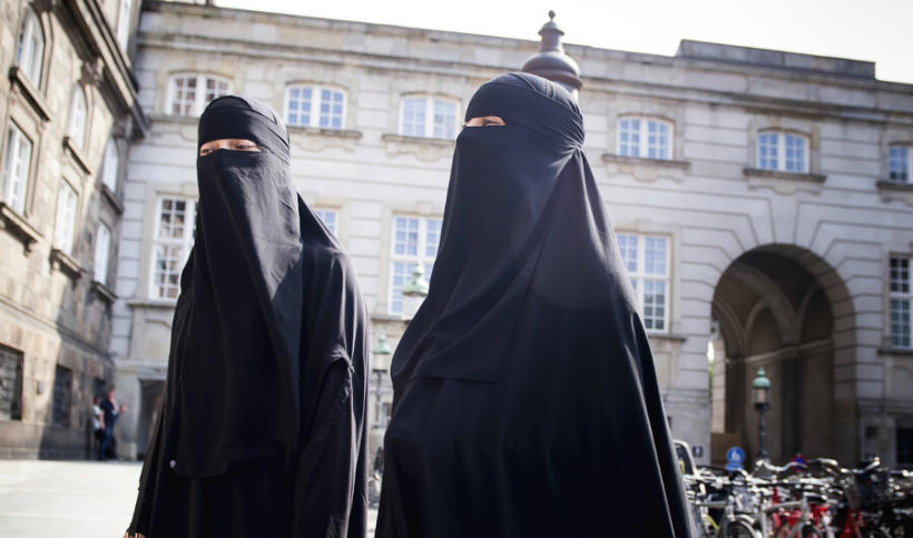 63٪ من السويسريين يؤيدون مبادرة "حظر البرقع"
