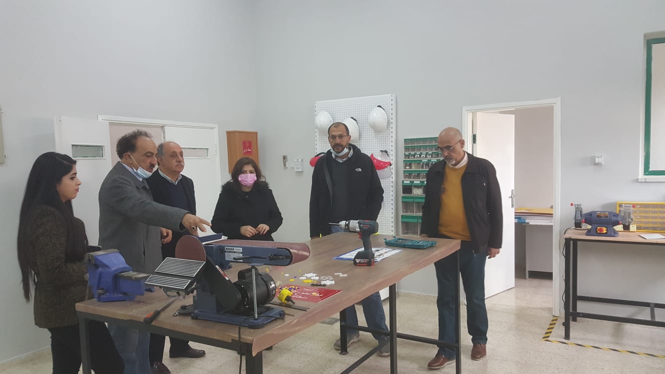 الحاضنة الفلسطينية وجمعية الشبان المسيحية توقعان مذكرة تفاهم لتنفيذ برامج تدريبية للطلبة
