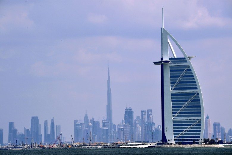 (يديعوت): سياح إسرائيل يسرقون محتويات الغرف بفنادق دبي ويهربون
