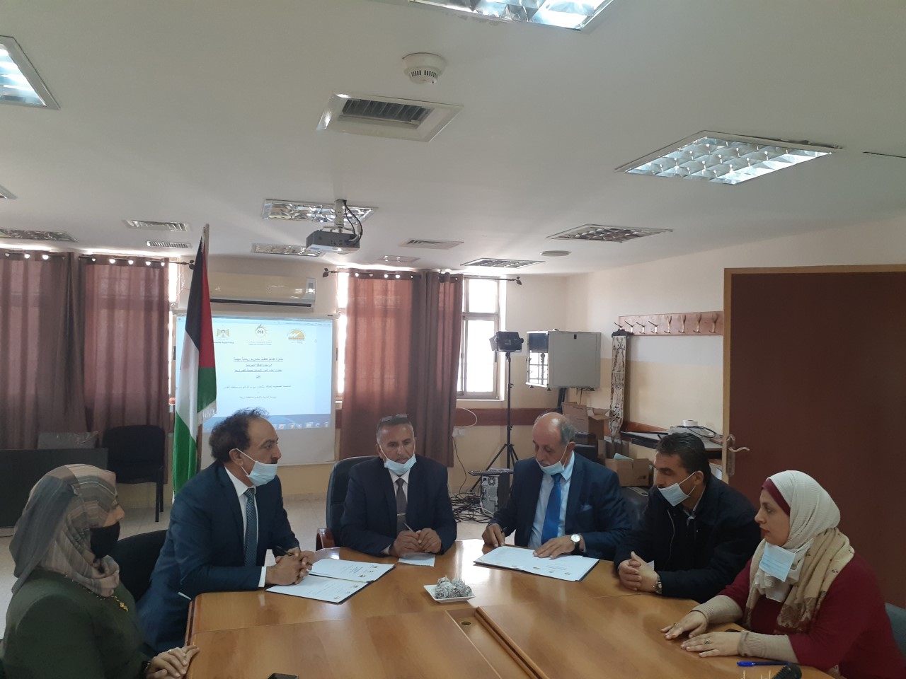 الحاضنة الفلسطينية وتربية أريحا توقعان مذكرة تفاهم لتطوير مهارات الطلبة وتحفيزهم على الإبداع والتميز
