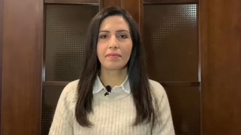 بالفيديو.. عراقية تكسر الصمت وتحكي قصتها مع كاهن تحرش بها جنسيا
