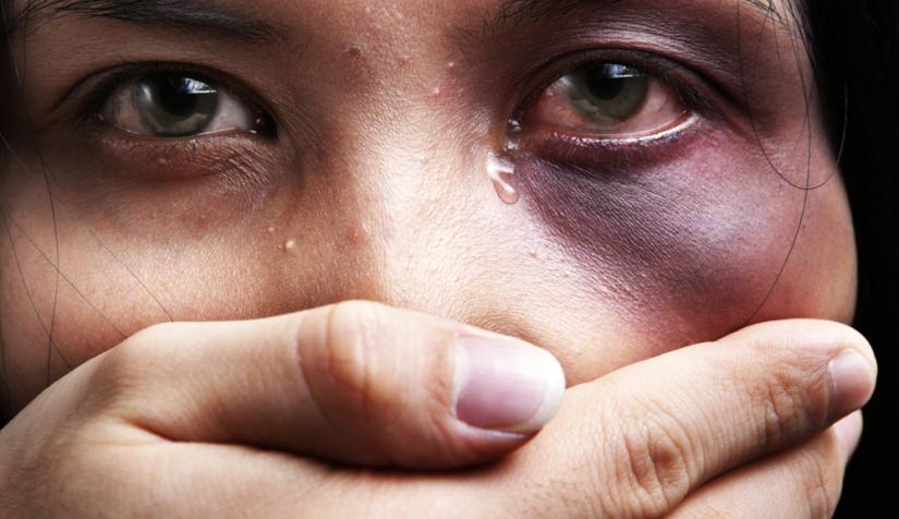 الأزمة الصحية تفاقم آفة العنف ضد النساء حول العالم
