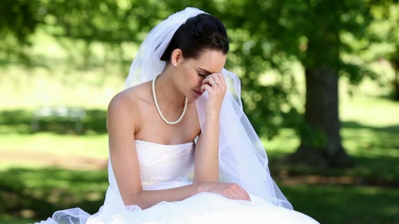عروس سيئة الحظ تأجل زفافها 7مرات
