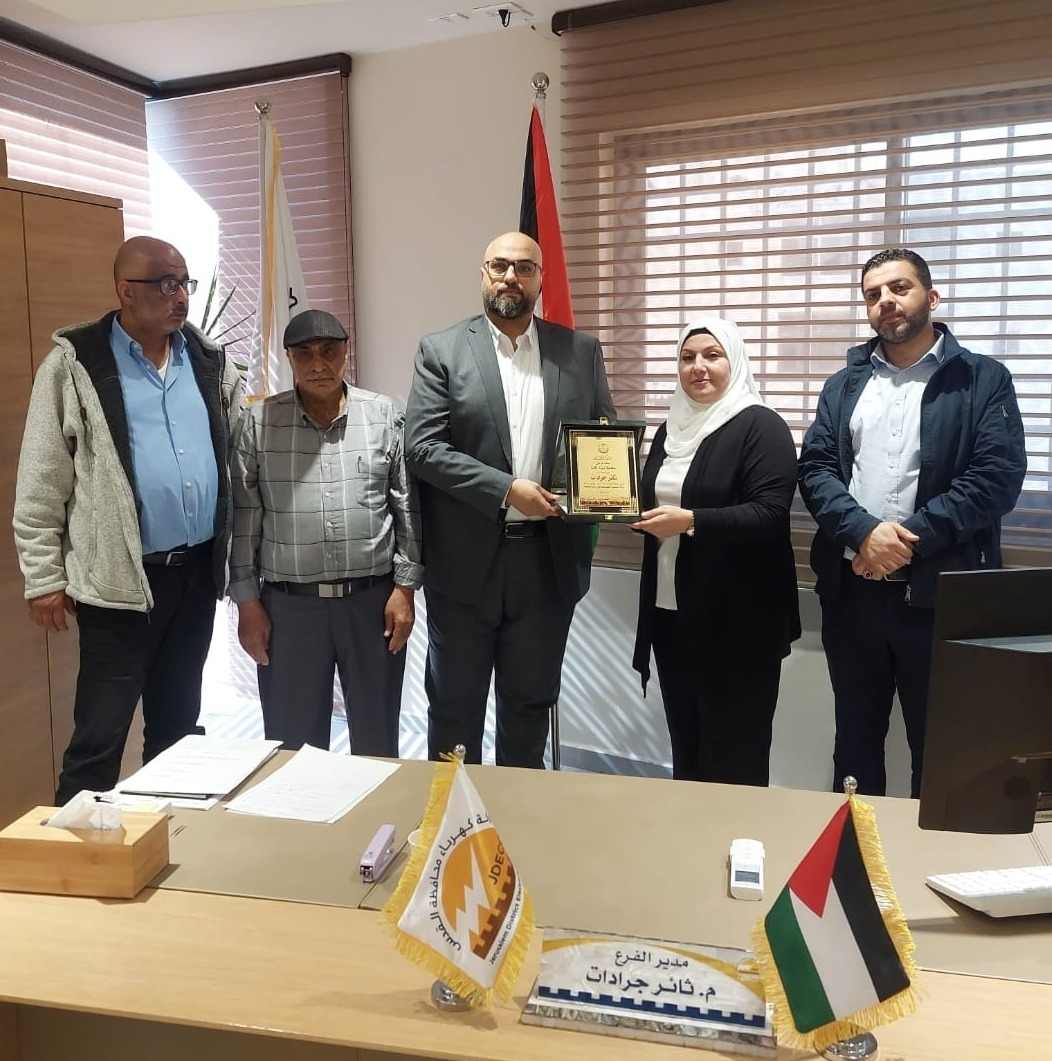 "كهرباء القدس" وبلدية بيت إكسا تبحثان تنفيذ مشاريع تطويرية في البلدة

