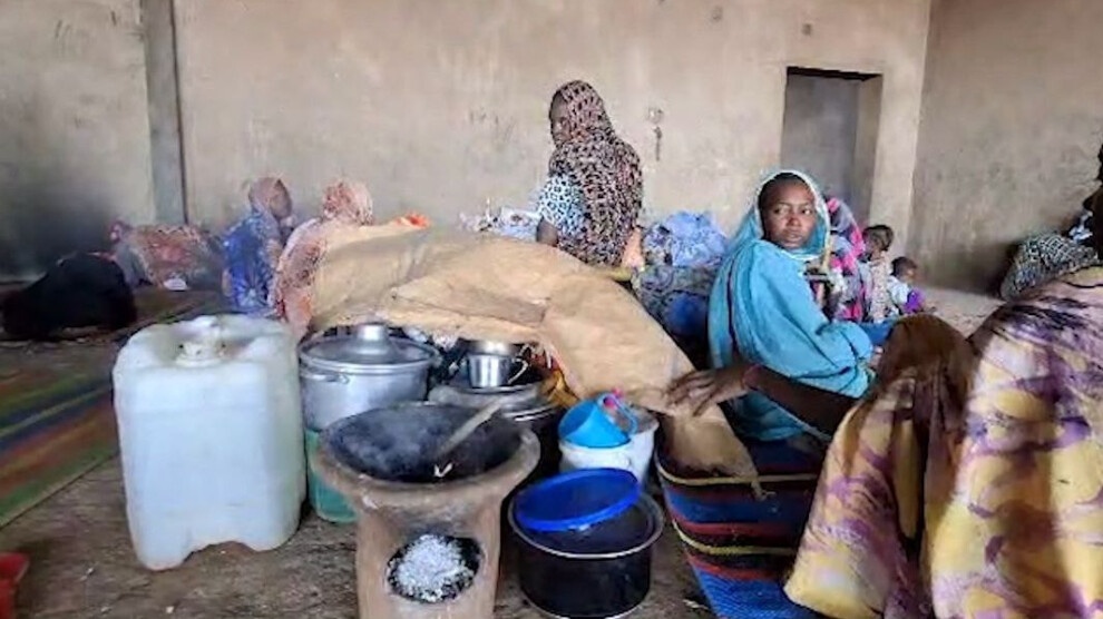 سودانيات نازحات... صراع يومي من أجل البقاء

