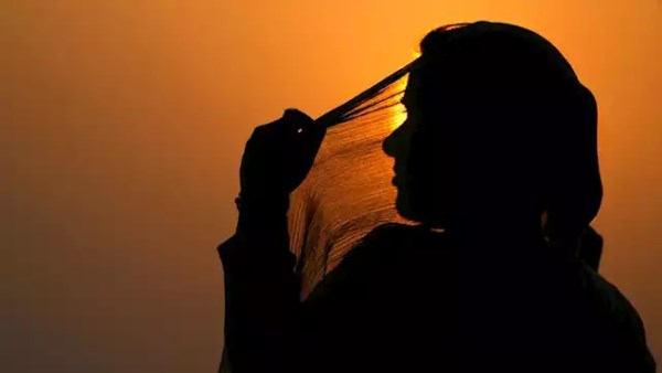 هل يبطل صيام المرأة بسبب ملابسها غير محتشمة؟ سؤال أجابت عنه دار الإفتاء المصرية