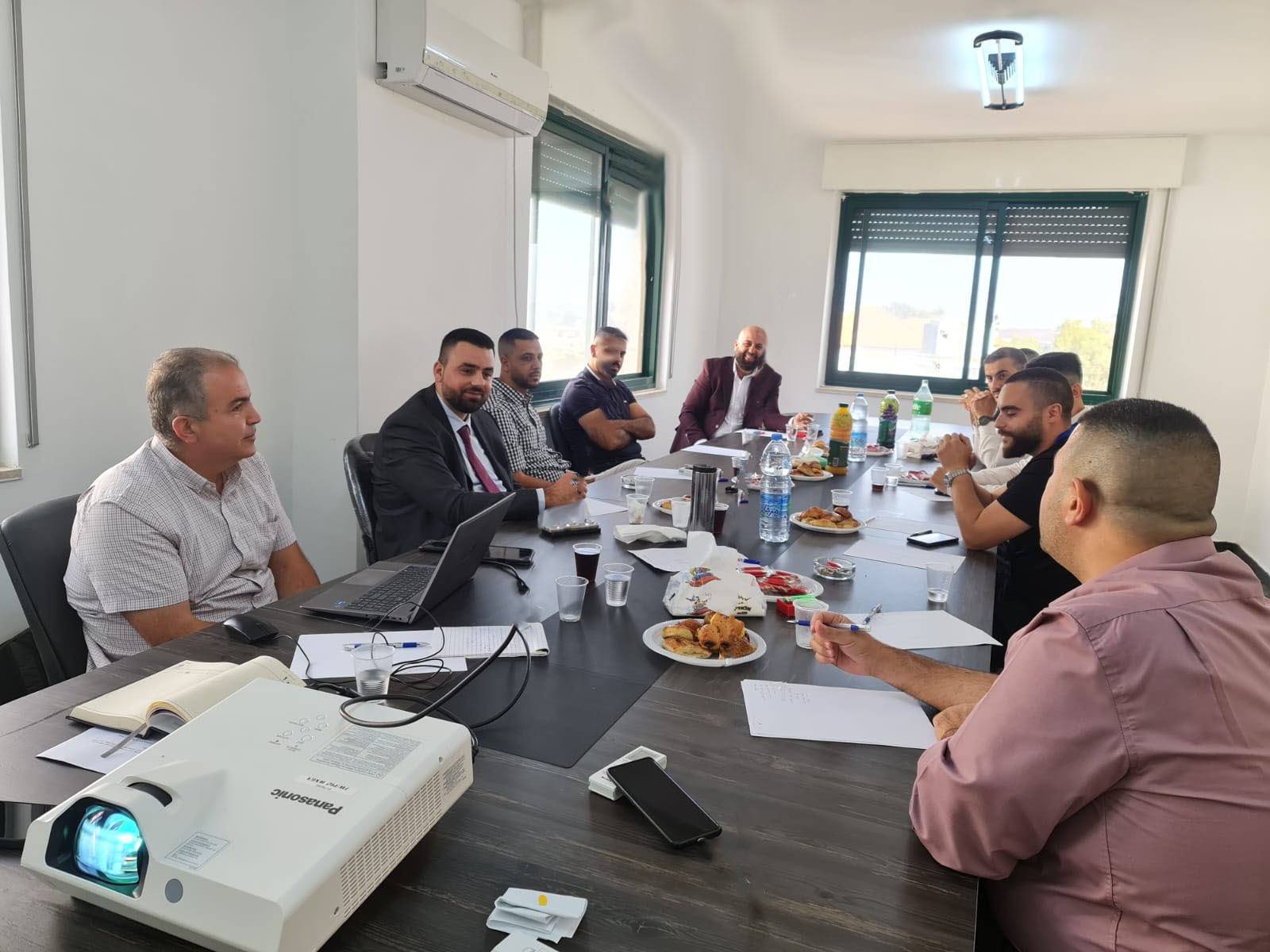 اجتماع اتحاد شركات البريد السريع والخدمات اللوجستية الفلسطيني يناقش تحديات وفرص تطوير القطاع

