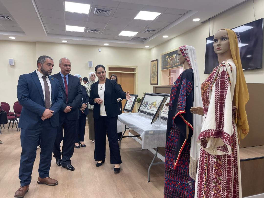 وزير الثقافة يؤكد على دور جمعية إنعاش الأسرة في دعم الثقافة الفلسطينية
