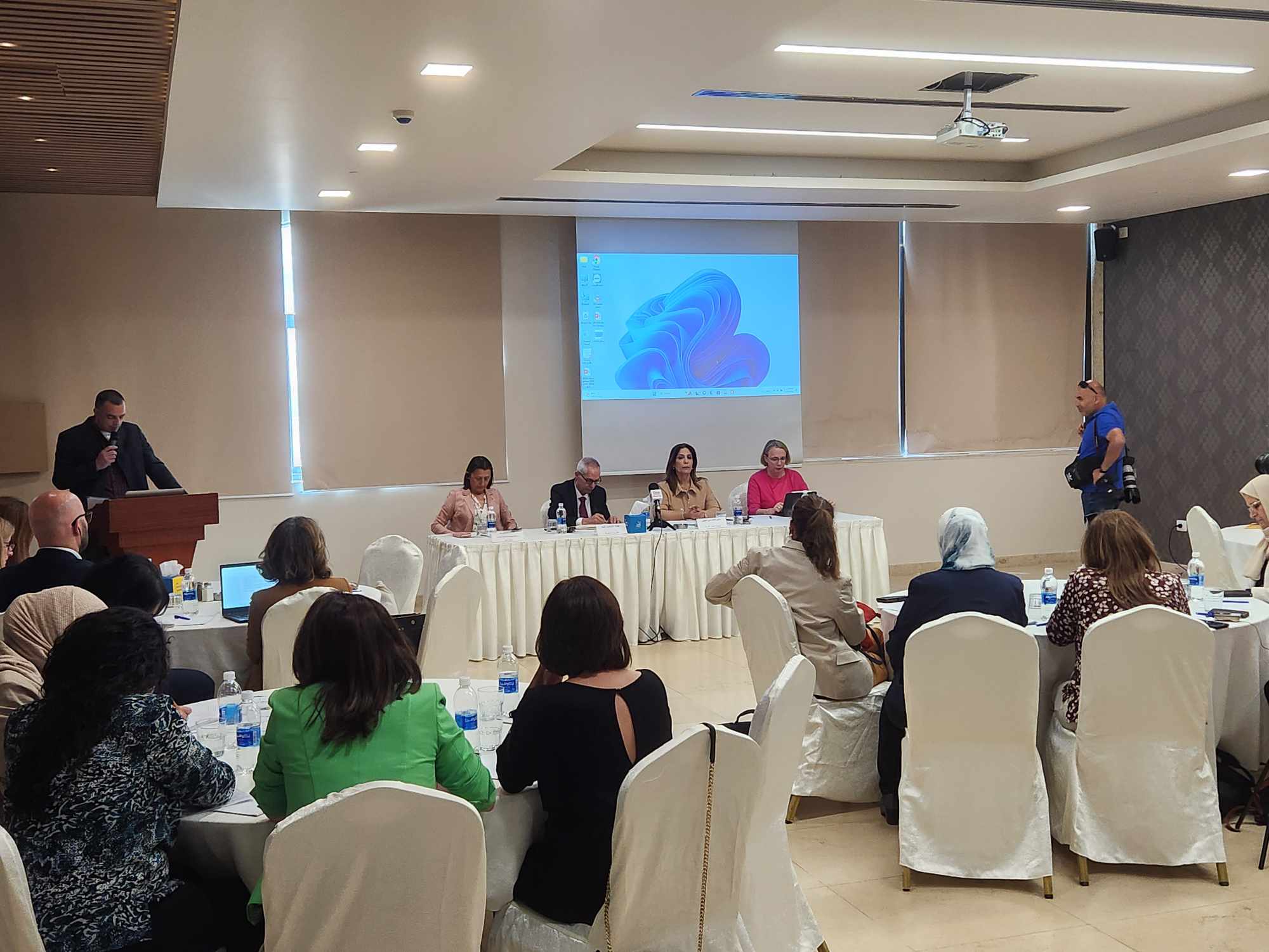 وزارة المرأة تستعرض واقع النساء مع مجموعة العمل الخاصة بالنوع الاجتماعي التابعة لسكرتارية  تنسيق المساعدات (LACs )


