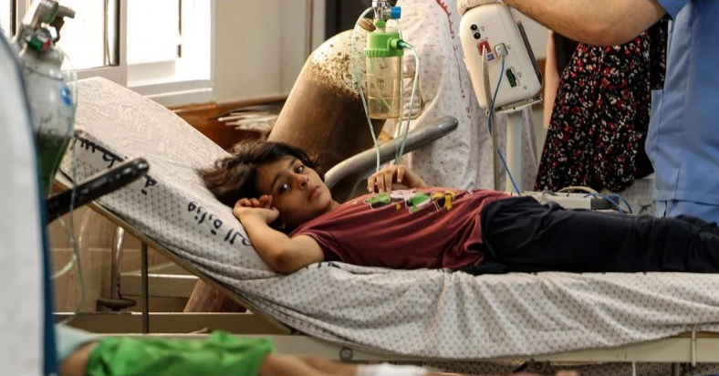 إيطاليا تستضيف 100 طفل فلسطيني مصاب جراء القصف على غزة
