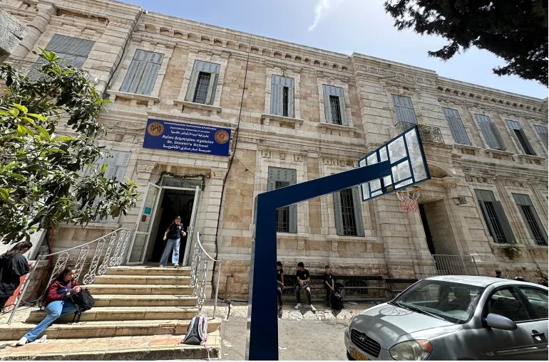 هل يندثر اسم "مار متري" من قائمة مدارس القدس العريقة؟
