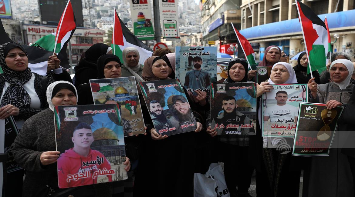 وقفة في نابلس إسنادا للمرأة الفلسطينية في مواجهة الاحتلال
