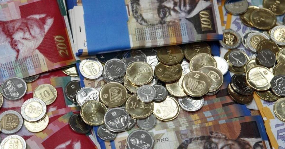 رغيف الخبز رهين لأزمة "الفكّة".. طريقة تجويع جديدة للمواطن في غزة
